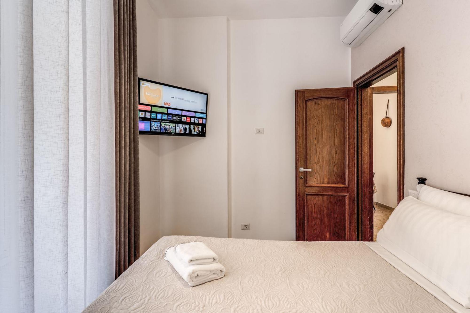 Vatican Eagle Apartment *