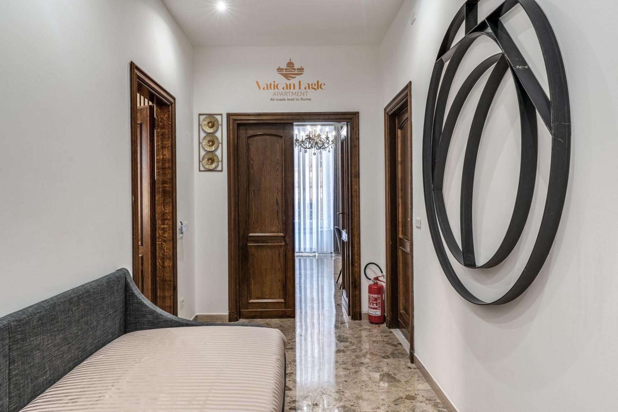 Vatican Eagle Apartment *